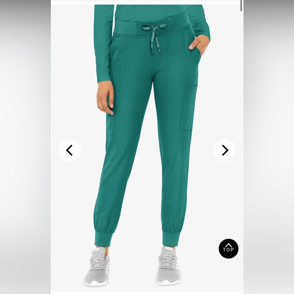 Med Couture Women’s 6 pocket cargo jogger scrub pants